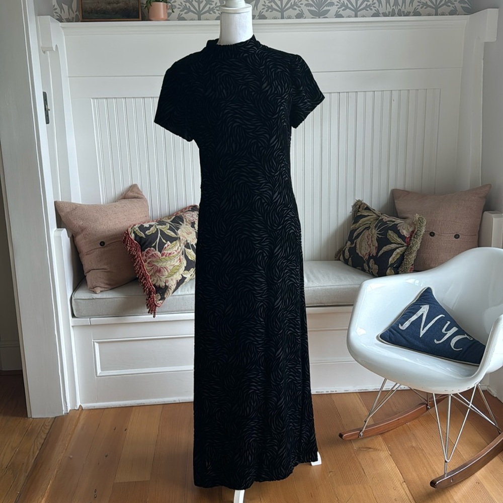 Oscar de la Renta velvet floral long dress.